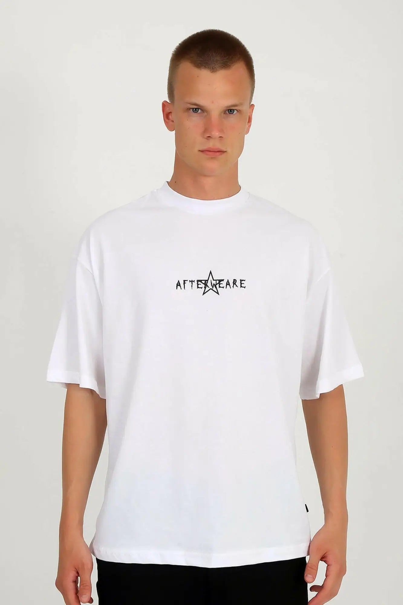 Beyaz Oversize Tişört - Hard Beats Make Good Stories | Reflective White Oversize T-shirt.