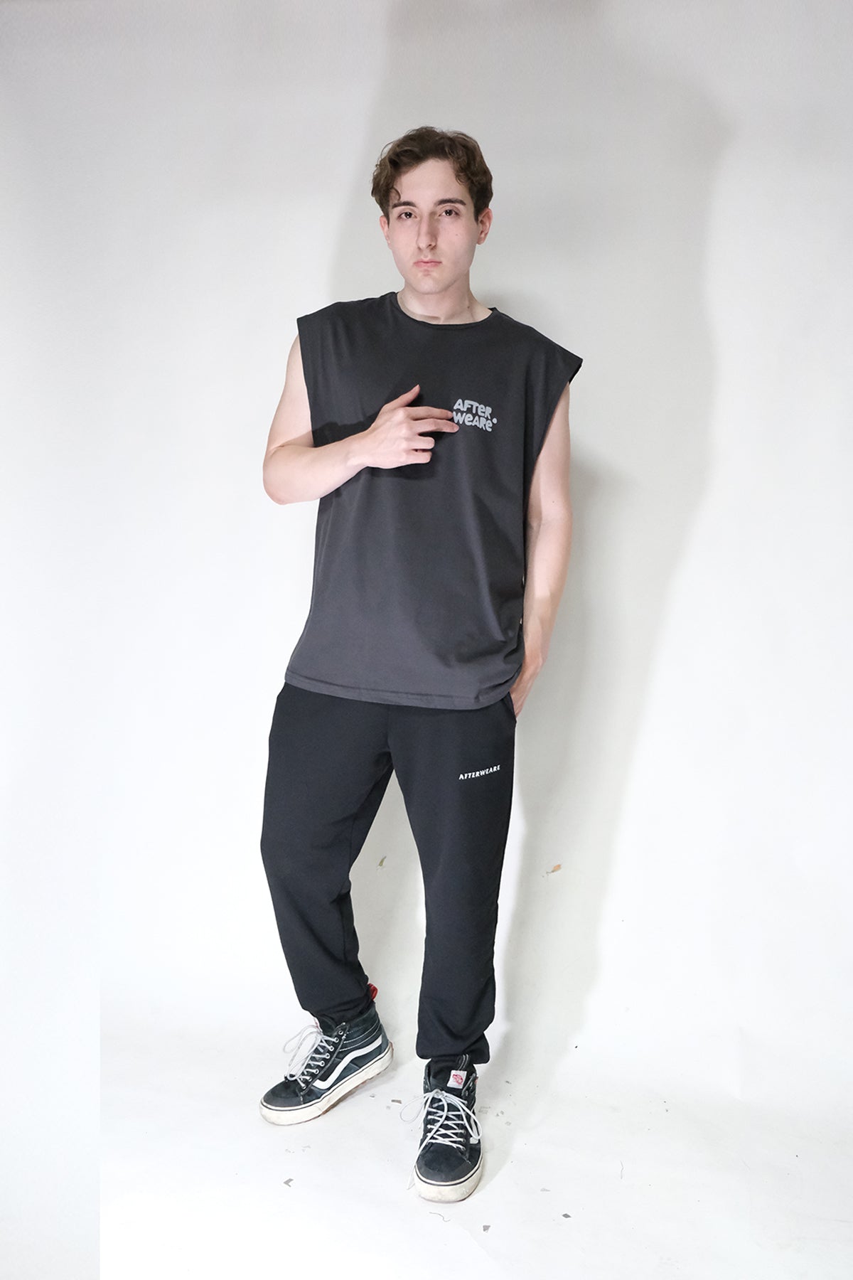 Afterweare baskılı antrasit kolsuz spor atlet modeli ve Afterweare eşofman altı modeli