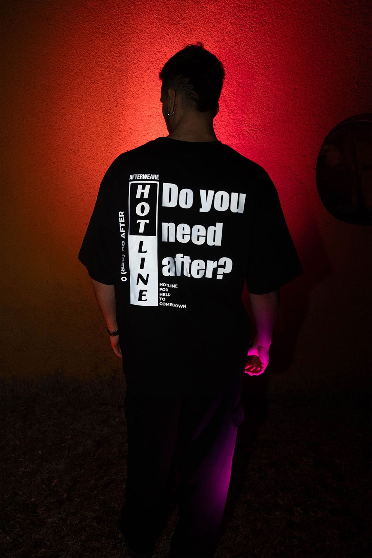 OVERSIZE BLACK T-SHIRT ’HOTLINE DO YOU NEED AFTER?’ REFLECTIVE - FREEDOM OVERSIZED