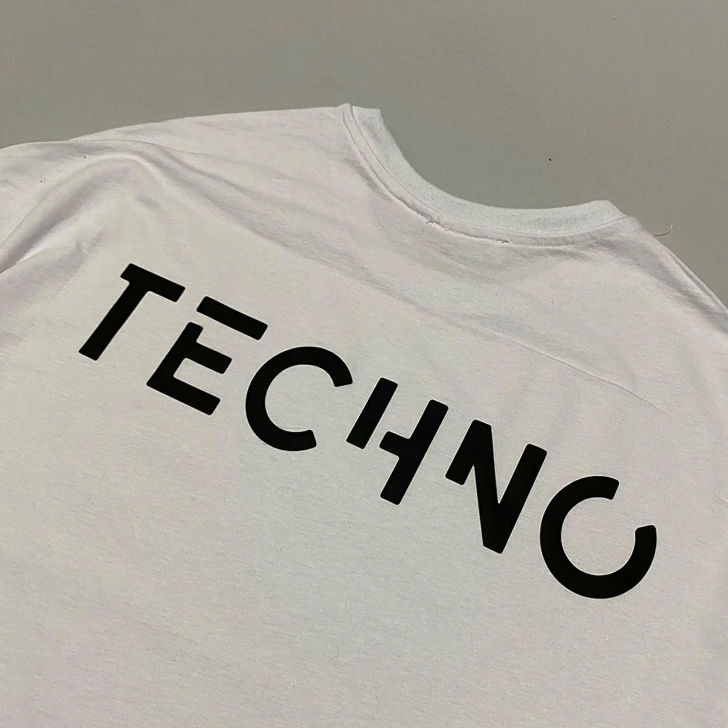 WHITE OVERSIZE T-SHIRT ’TECHNO IS BACK’ RAINBOW REFLECTIVE - 2021