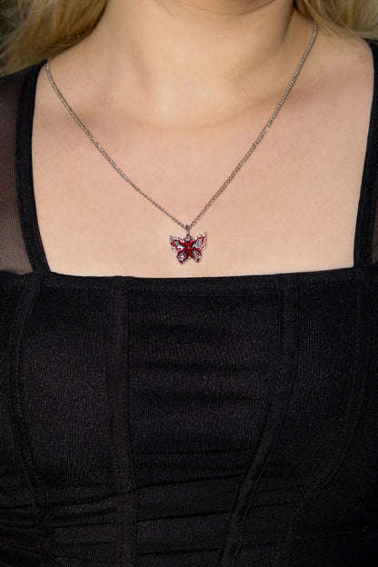 Gümüş Renk Kırmızı Kelebek Kolye Kanat Detaylı İnce Zincir 50cm M007