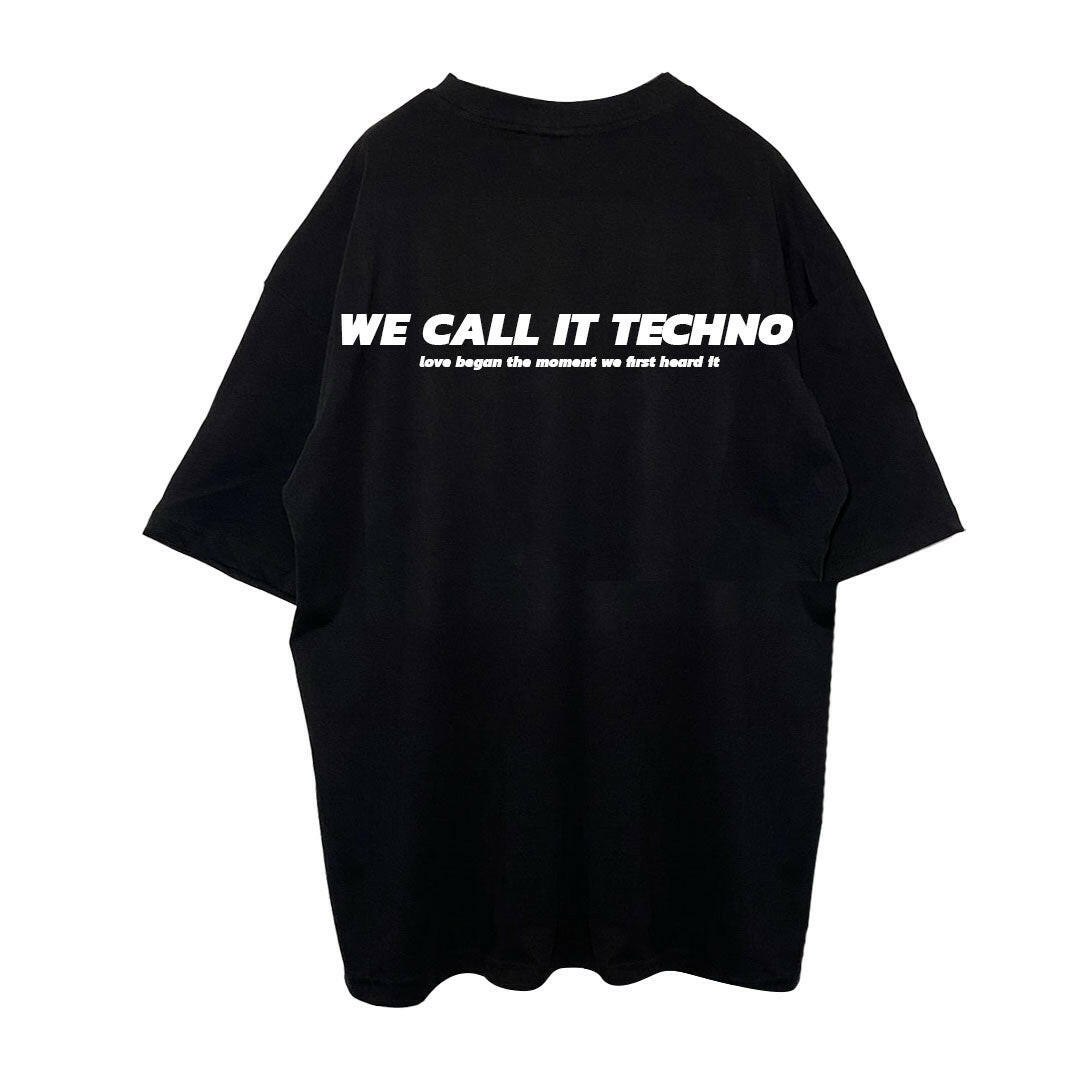 BLACK OVERSIZE T-SHIRT 'WE CALL IT TECHNO' REFLECTIVE.