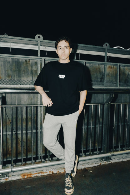 All I Want is bass baskılı siyah oversize tişört – unisex streetwear moda, technology müzik, rave yaşam tarzı, festival modası, spor salonları için rahat ve şık günlük kombin için ideal