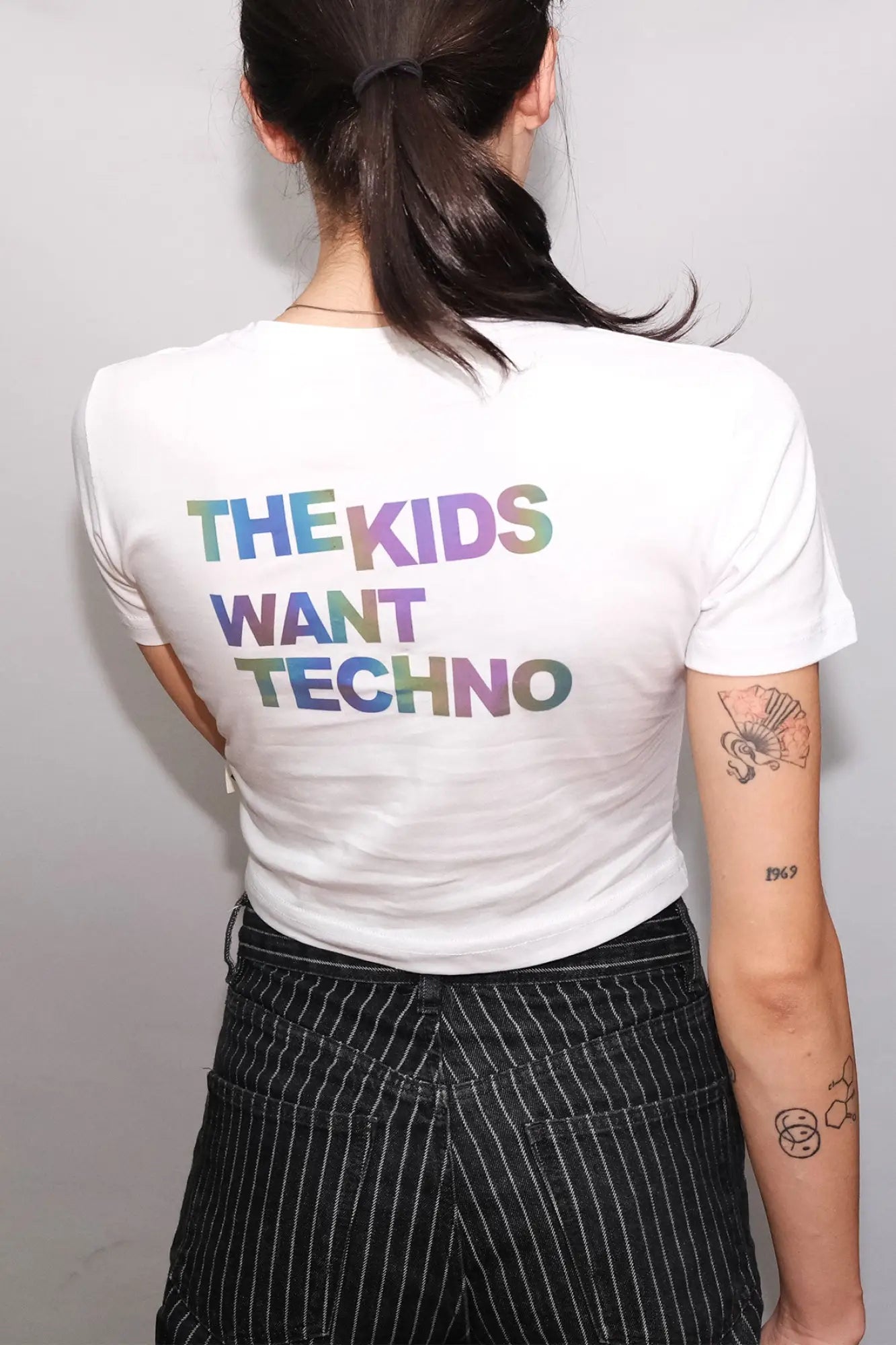 Beyaz Crop Tişört - THE KIDS WANTS TECHNO | Reflective White Crop T-shirt - CROP TOP