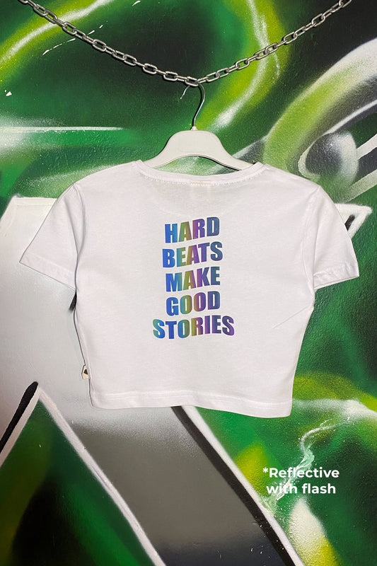 Reflektör Baskılı Beyaz Crop Tişört - HARD BEATS MAKE GOOD STORIES | Reflective Print White Crop T-shirt.