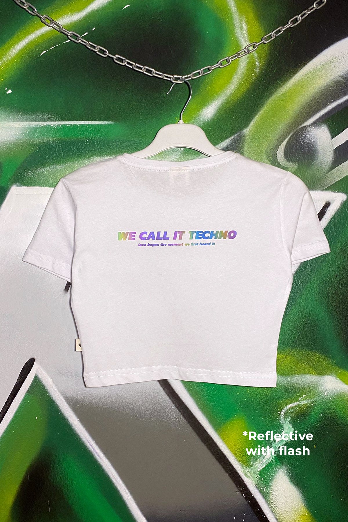 Reflektör Baskılı Beyaz Crop Tişört - We Call It Techno | Reflective Print White Crop T-shirt.