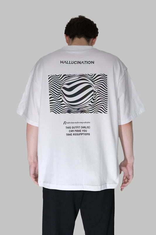 Afterweare Model Üzerinde Beyaz Oversize Tişört  - "Hallucination"  tasarım arka baskılı | Oversize White Tshirt on Model, Back Printed "Hallucination" design