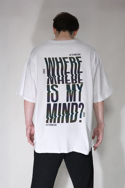 Afterweare Model Üzerinde Beyaz Oversize Tişört  - "Where Is My Mind?" arka baskılı | Oversize White Tshirt on Model, Back Printed "Where Is My Mind?"