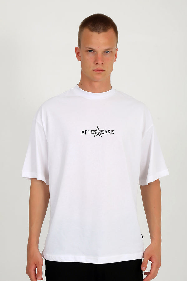 Reflektör baskılı beyaz oversize tişört -  hard beats make good stories reflective print  white oversized t-shirt