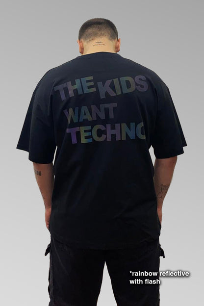 Oversize Siyah Tişört 'THE KIDS WANT TECHNO'