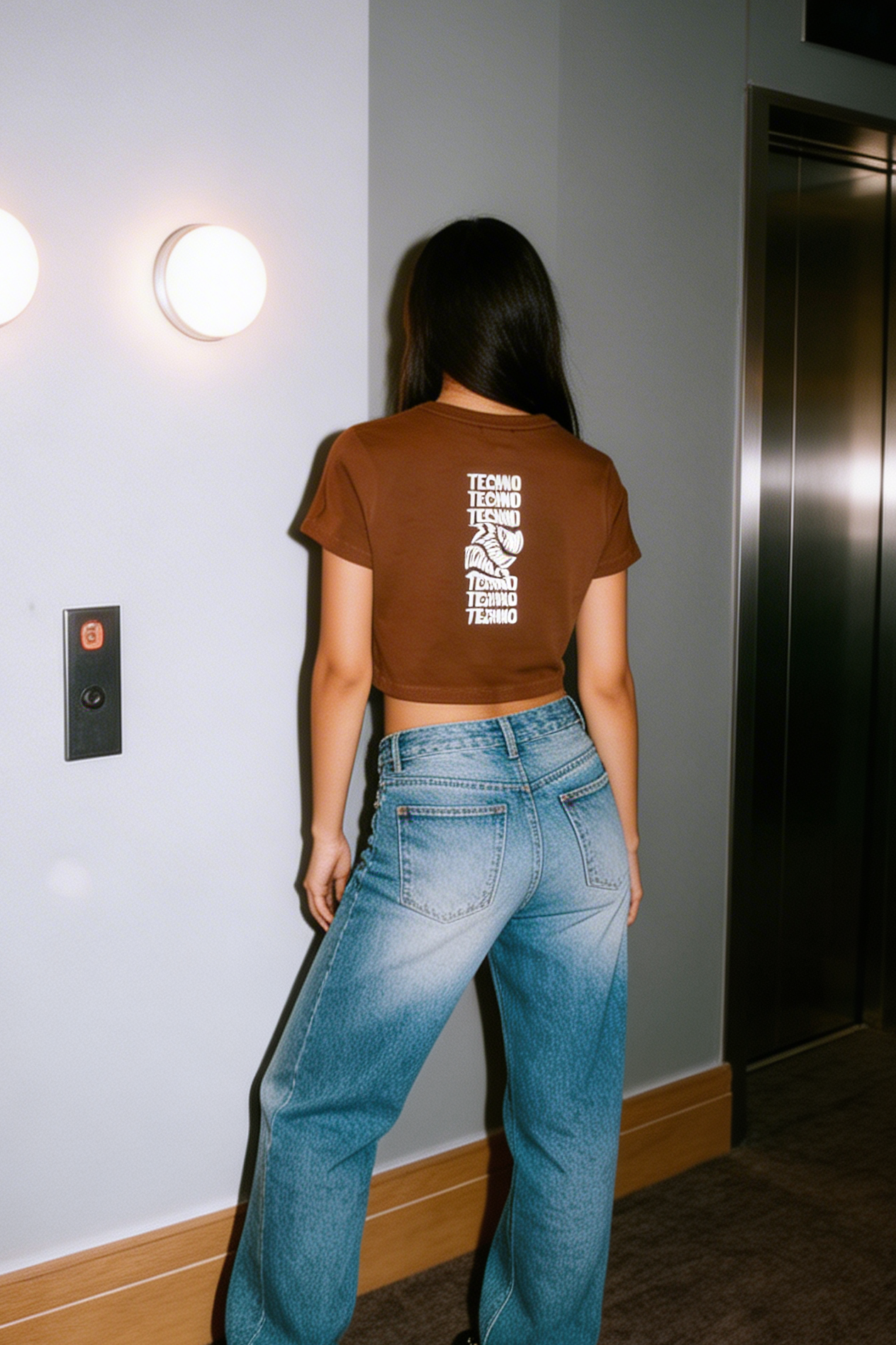 Reflektör Baskılı Kahve Crop Tişört - Techno Revolution | Brown Crop T-shirt