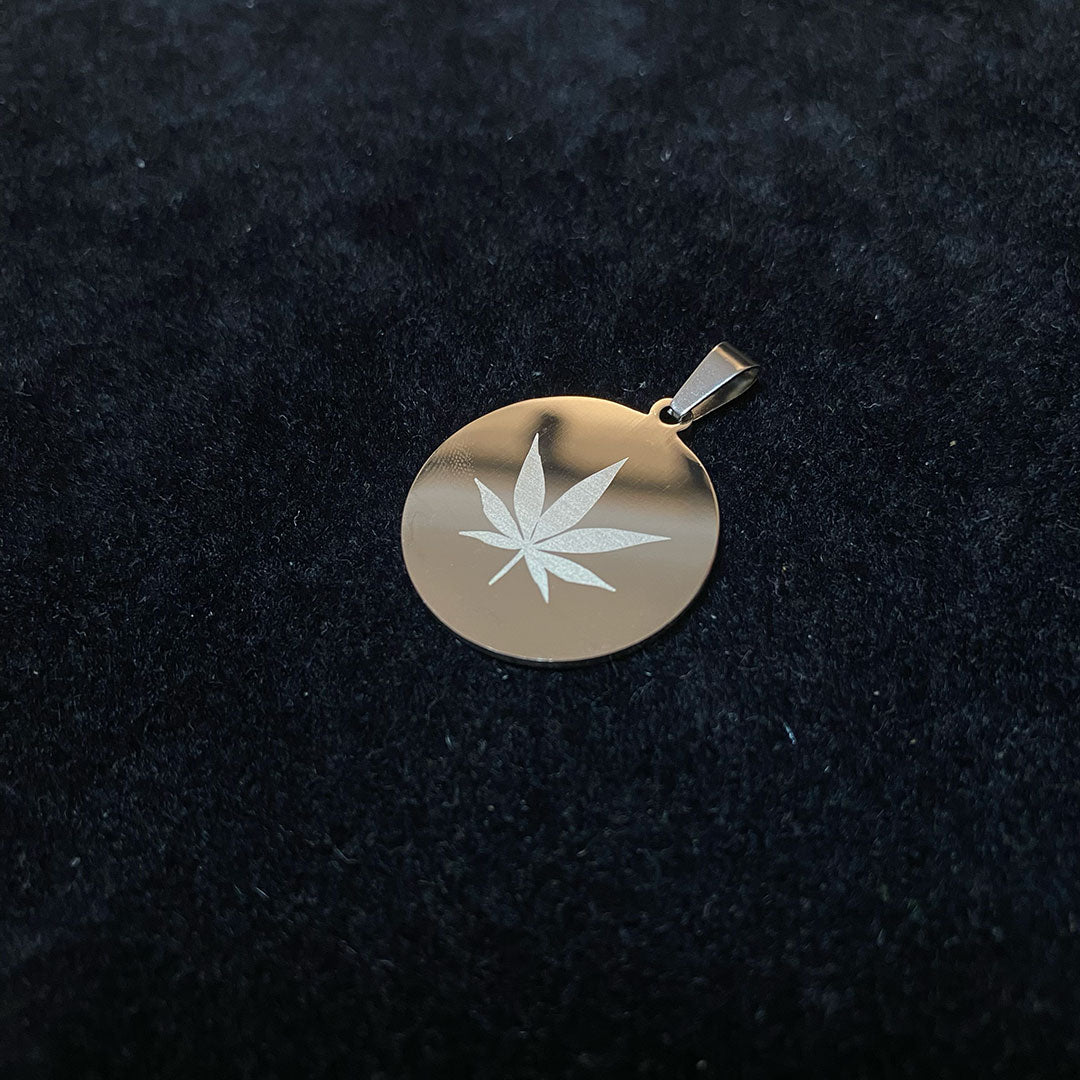 Gümüş Renk Çelik Kolye Ucu - Cannabis Leaf - Steel Pendant