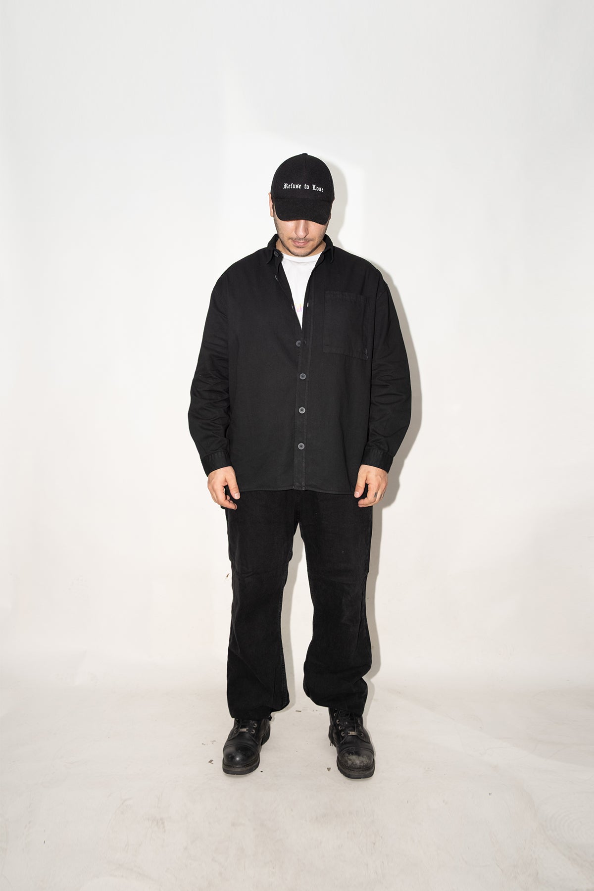 sert kumaşlı siyah gömlek ceket