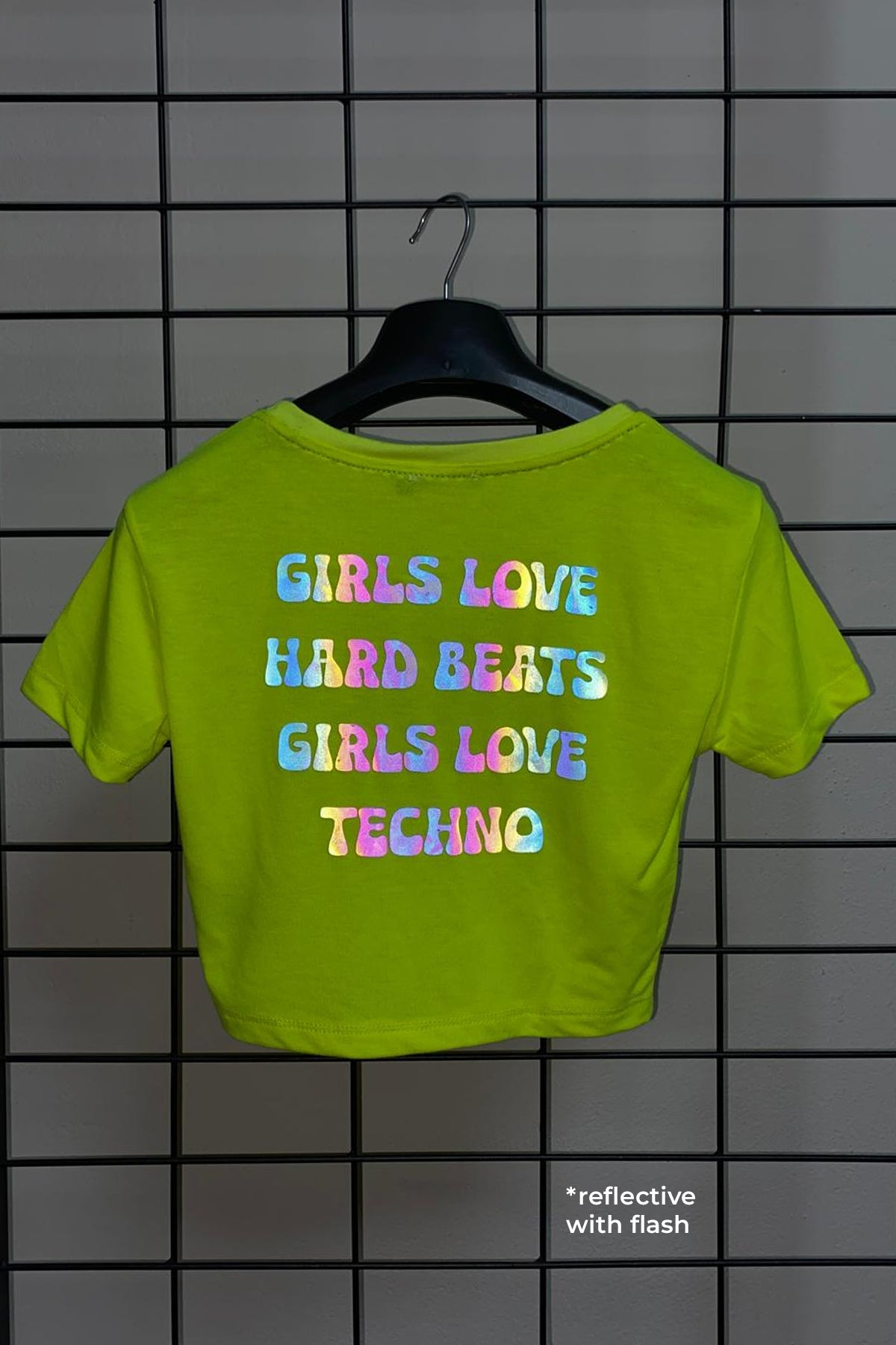  Reflektör baskılı Neon Sarı crop tişört - girls love hard beats girls love techno reflective print Neon Yellow crop top