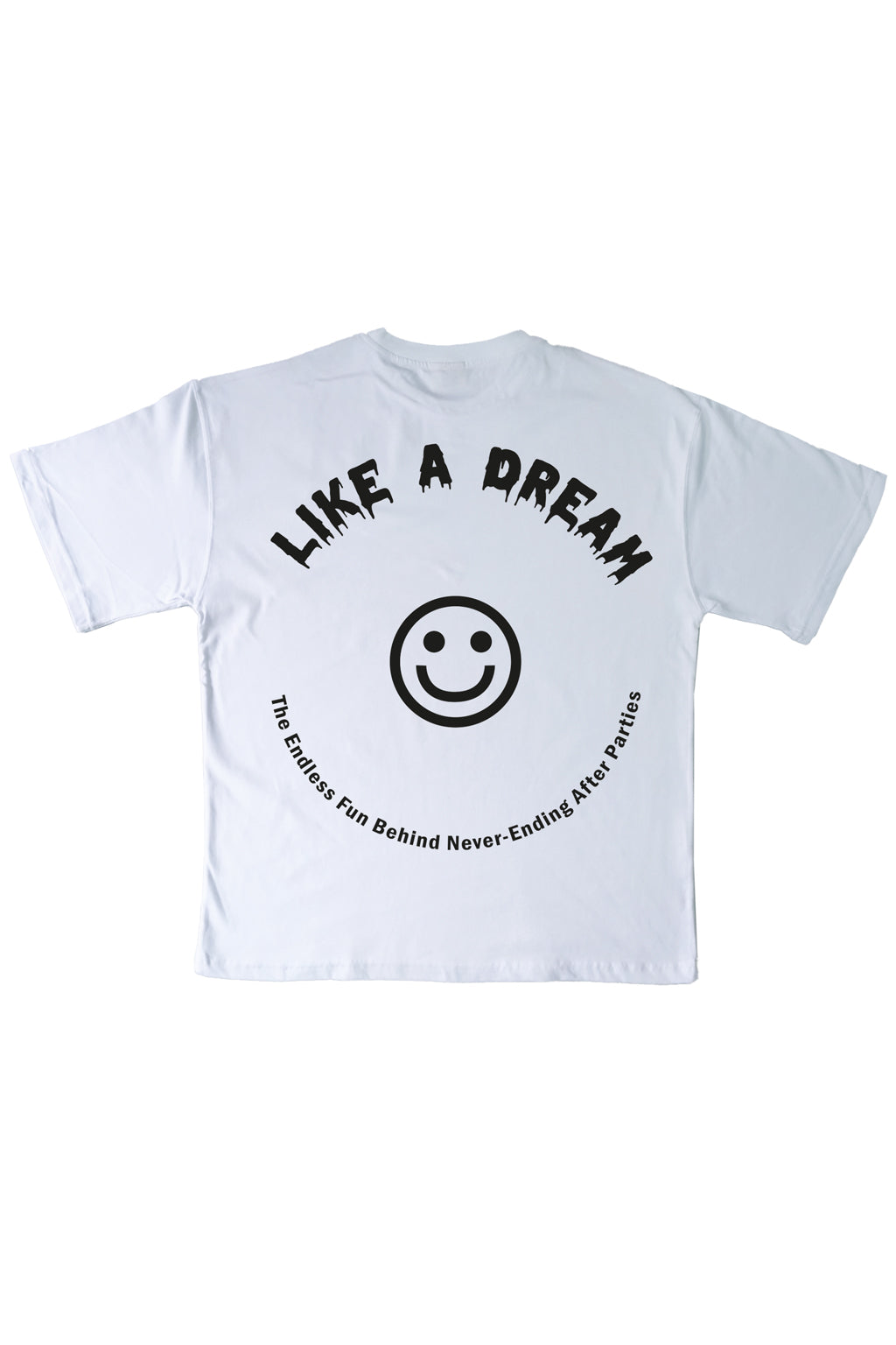 Like A Dream’ baskılı beyaz oversize tişört, rahat kesimi ve büyüleyici tasarımıyla her tarzı tamamlar. Hem sokak modası hem de rahat giyim için mükemmel bir seçenek.