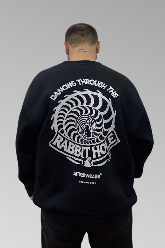 Unisex Siyah Oversize Sweatshirt – 'Dancing Through the Rabbit Hole'