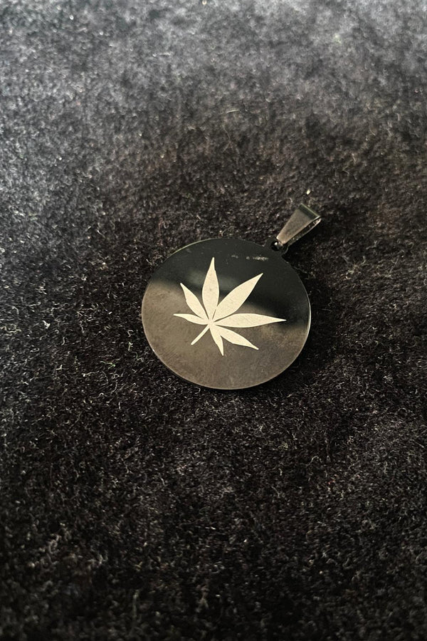 Siyah Çelik Kolye Ucu - Cannabis Leaf - Black Steel Pendant