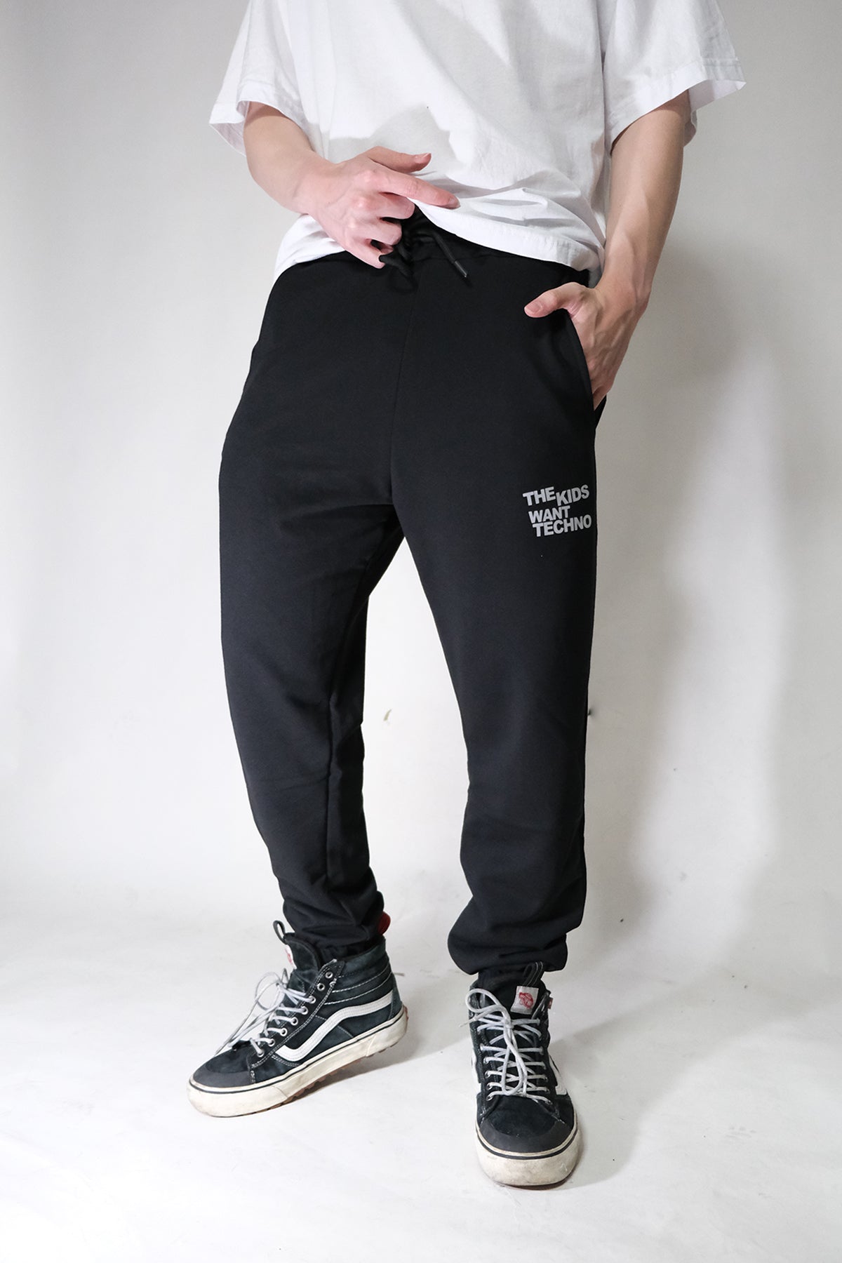 Siyah Eşofman Altı The Kids Want Techno - Unisex Rahat ve Şık Günlük Giyim