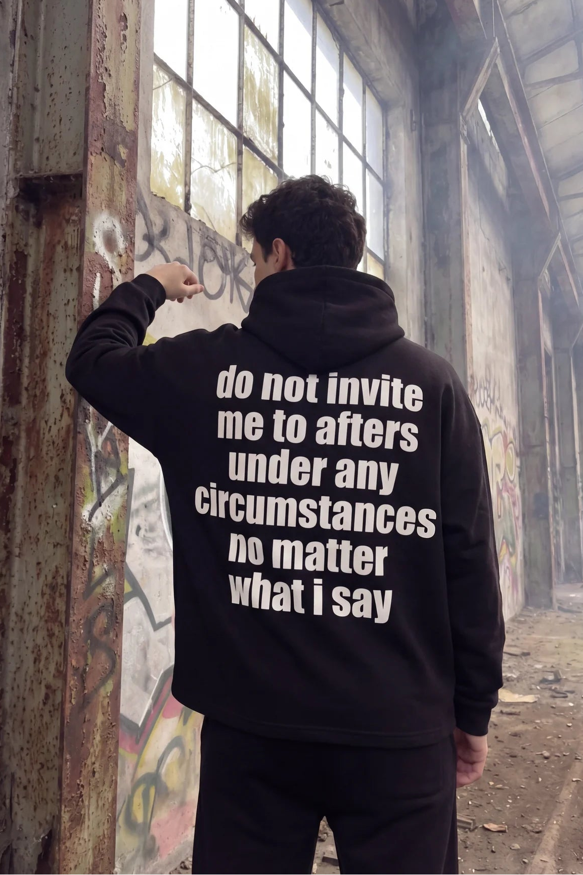 Siyah Kapüşonlu Sweatshirt 'DO NOT INVITE ME TO AFTERS'