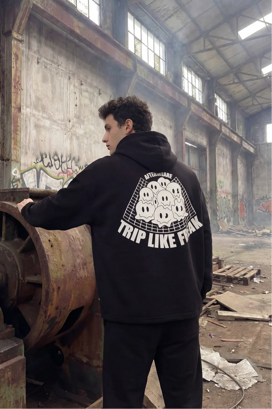 SCHWARZER OVERSIZE-HOODIE „HALLUCINATION“ REFLEKTIEREND