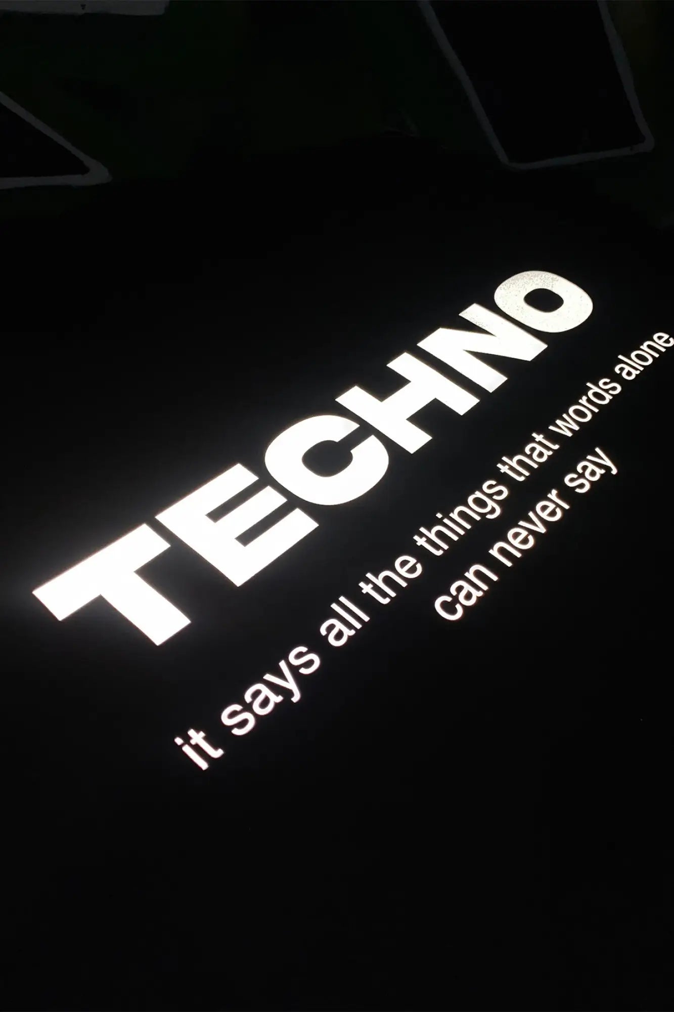 siyah oversize kapüşonlu hoodie – rahat ve modern techno tarzı sweatshirt - streetwear hoodie