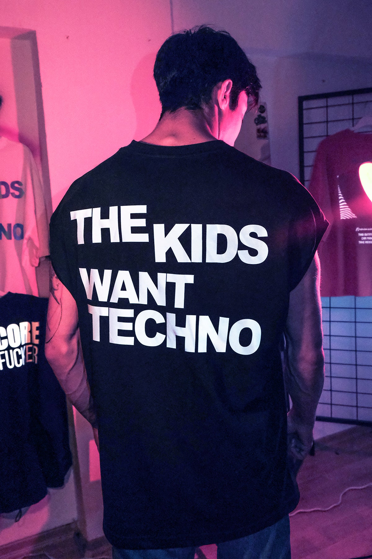 Kolsuz Tişört Üst - The Kids Want Techno | Reflective Sleeveless Top.