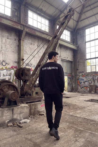 Unisex Siyah Oversize Sweatshirt 'FUTURE IS WATCHING YOU'