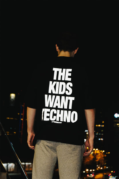 Oversize Siyah Tişört ''The kids want techno''