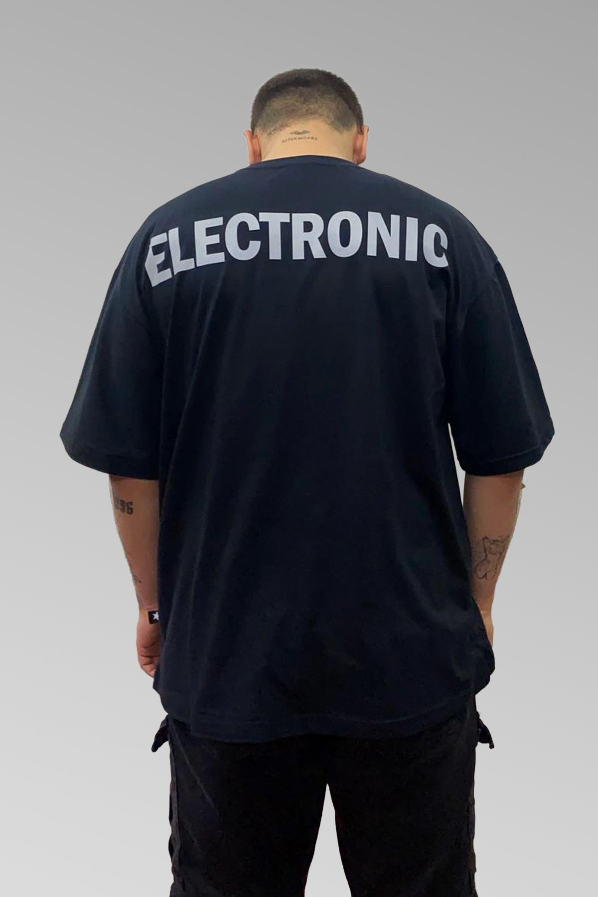 Oversize Siyah Tişört 'Electronic'