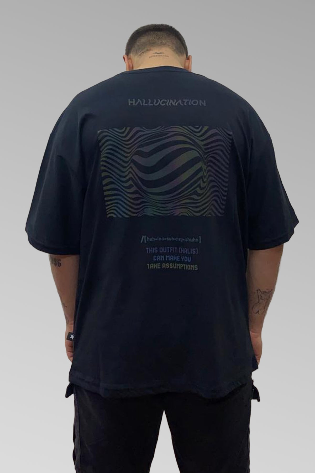 Oversize Siyah Tişört 'HALLUCINATION'