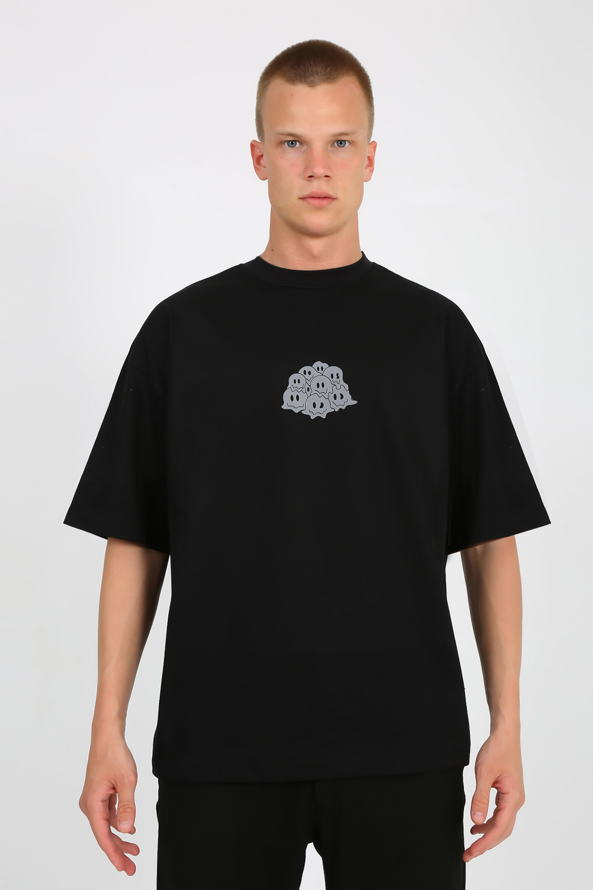 OVERSIZE BLACK T-SHIRT 'TRIP LIKE FREAK'.