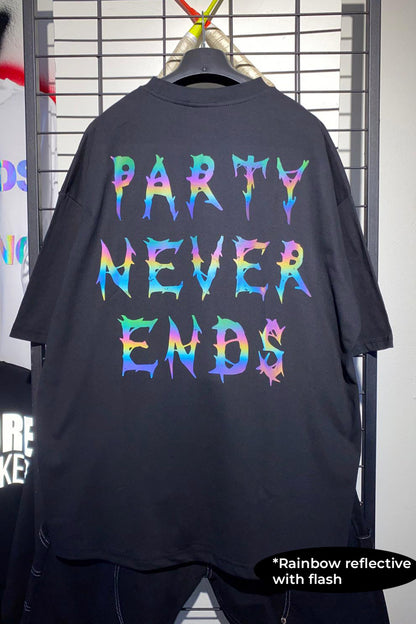 OVERSIZE BLACK T-SHIRT 'PARTY NEVER ENDS'.