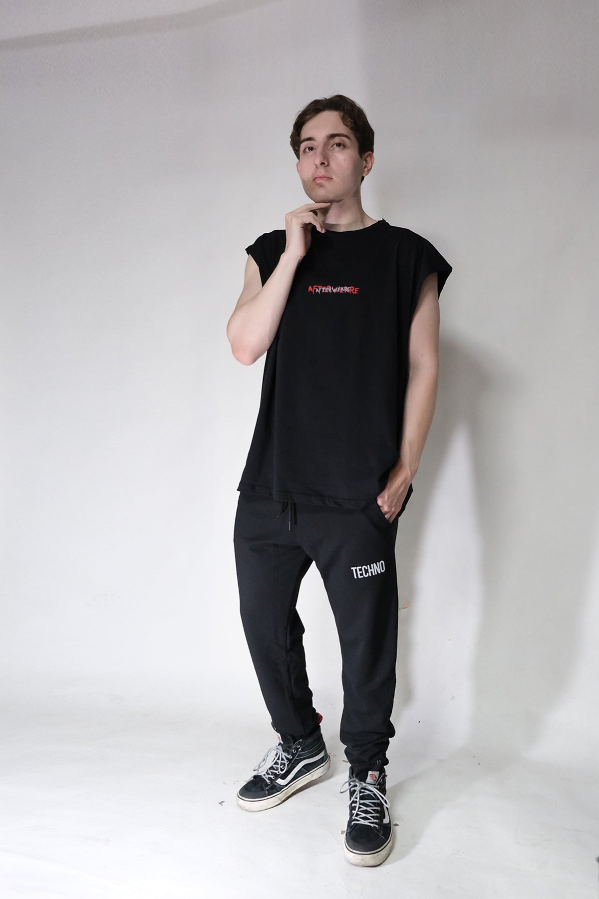 Siyah Sporcu Atlet - Kolsuz Tişört - Came For The Techno Stayed For The Chaos