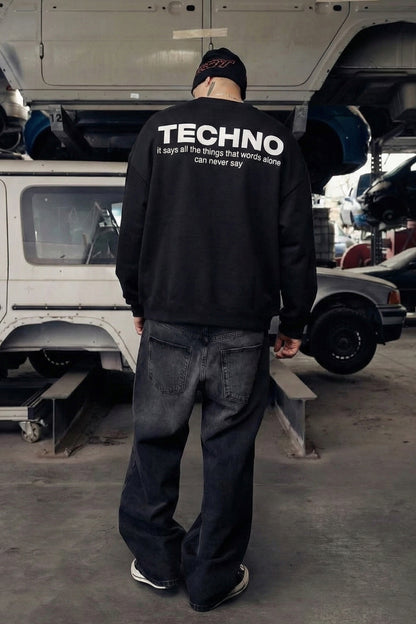 Unisex Siyah Oversize Sweatshirt – 'Techno Speaks' Graphic Design