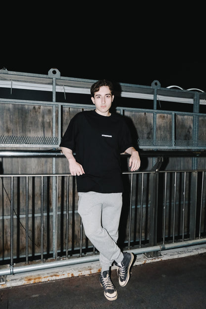 Techno? I Live in Technology. baskılı siyah oversize tişört – unisex rave & streetwear modası, techno kültürü ve dijital yaşam tarzı için