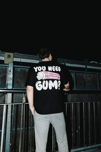 Oversize Siyah Tişört 'You need gum?'