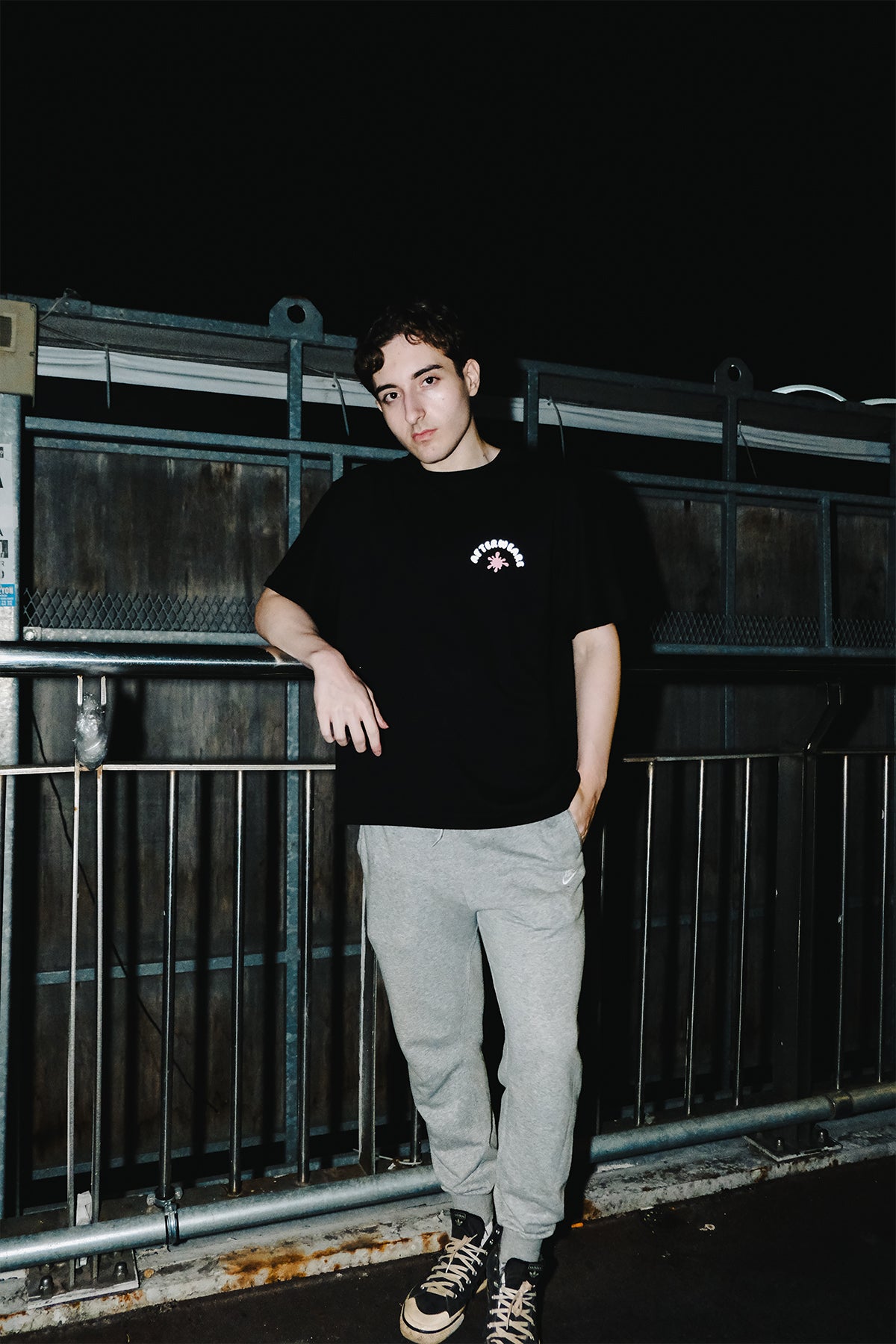 Oversize Siyah Tişört 'You need gum?'