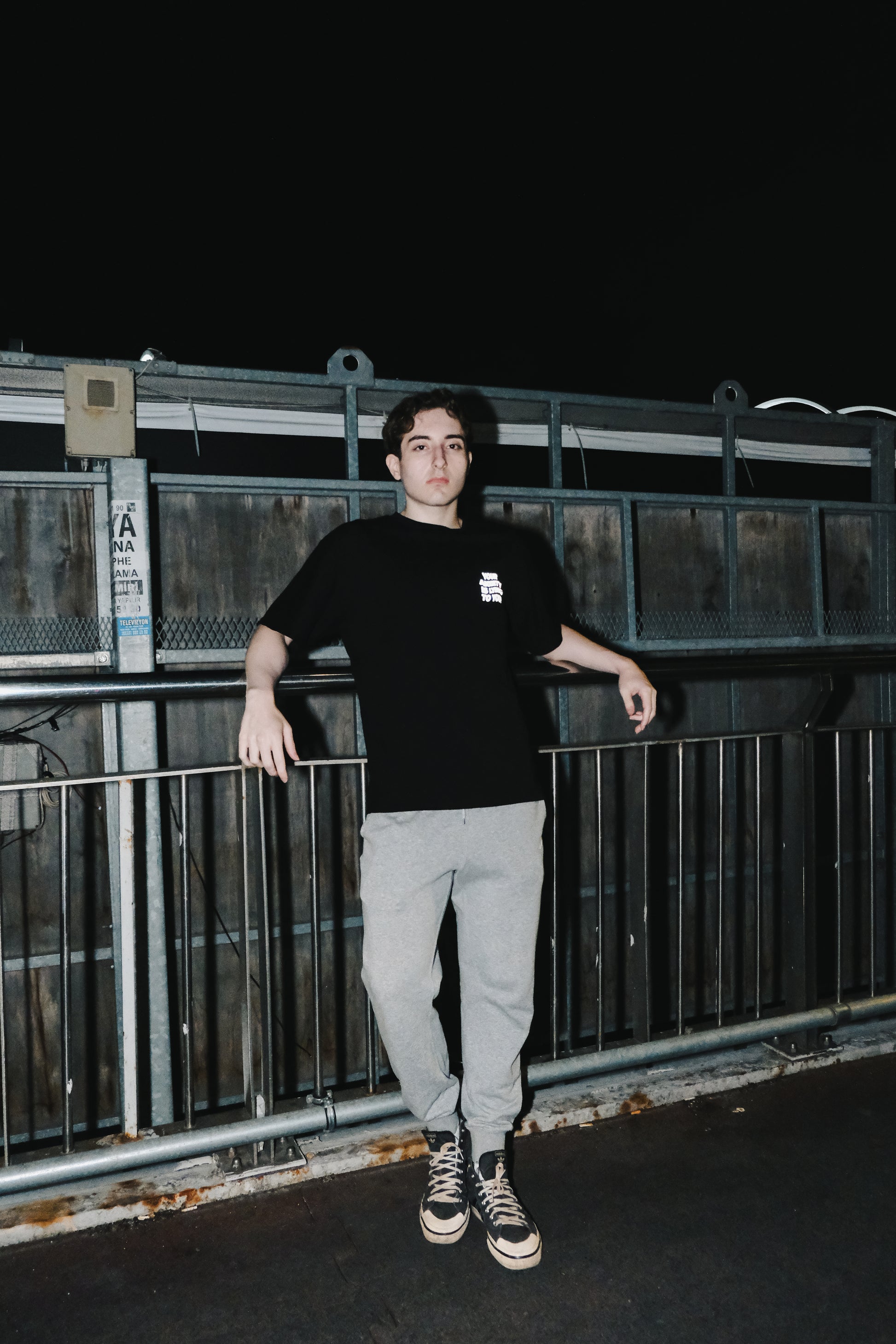 Your Anxiety is Lying To You! baskılı siyah oversize tişört – unisex streetwear moda, rahat ve şık kombinler için