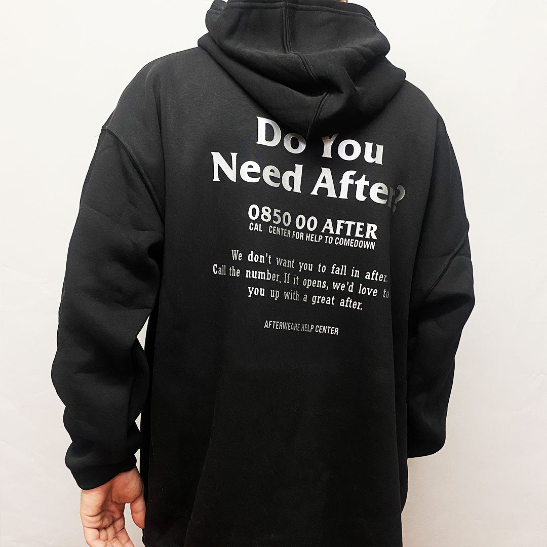 SCHWARZER OVERSIZE-HOODIE „DO YOU NEED AFTER“ REFLEKTIEREND